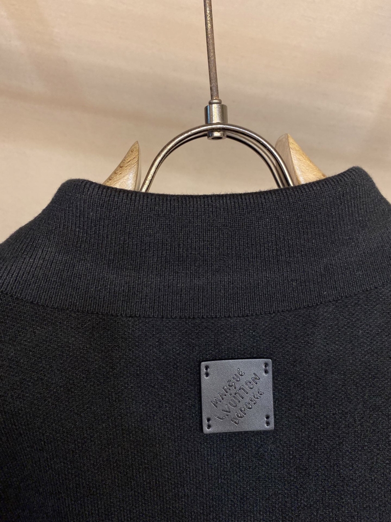 l0vis Vvtt0n outwear